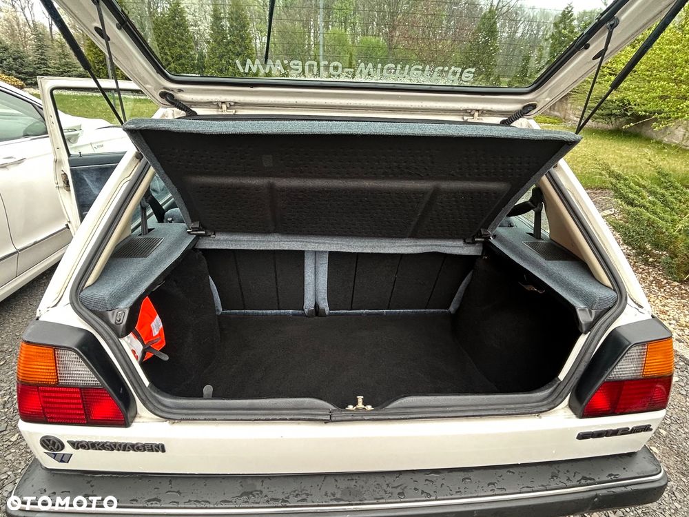 Volkswagen Golf - 5