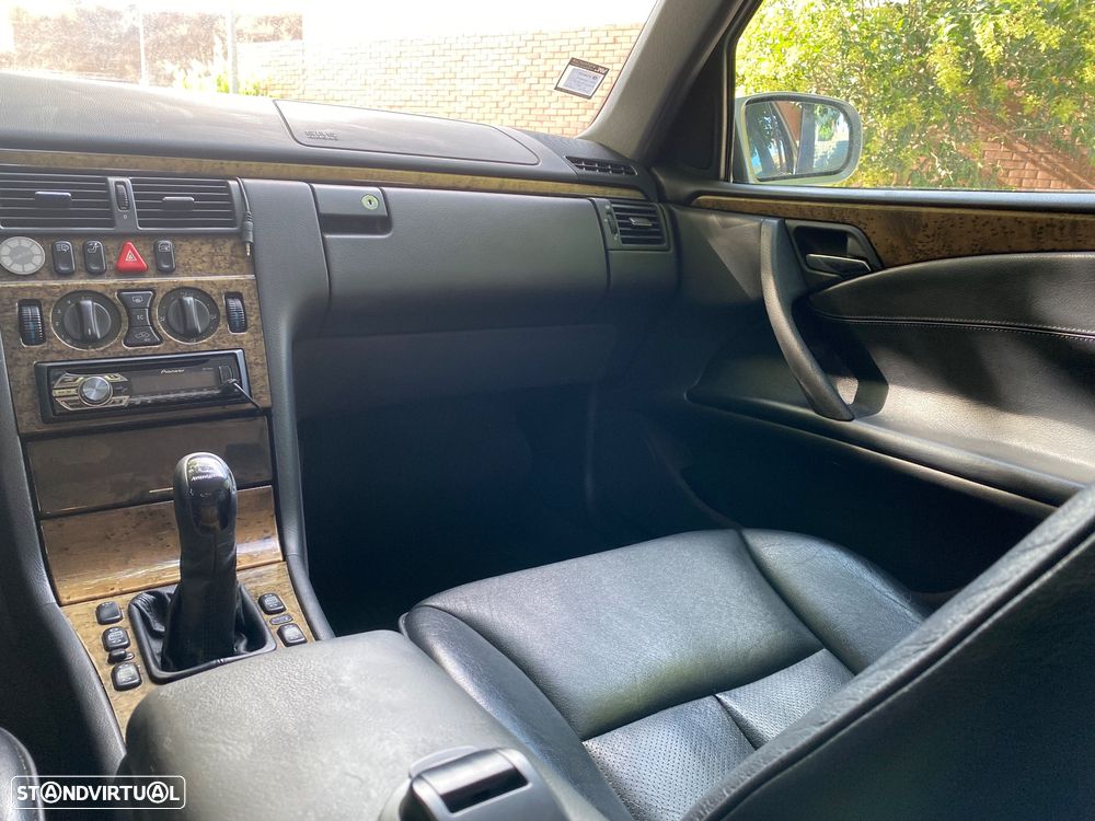 Mercedes-Benz E 240 - 14