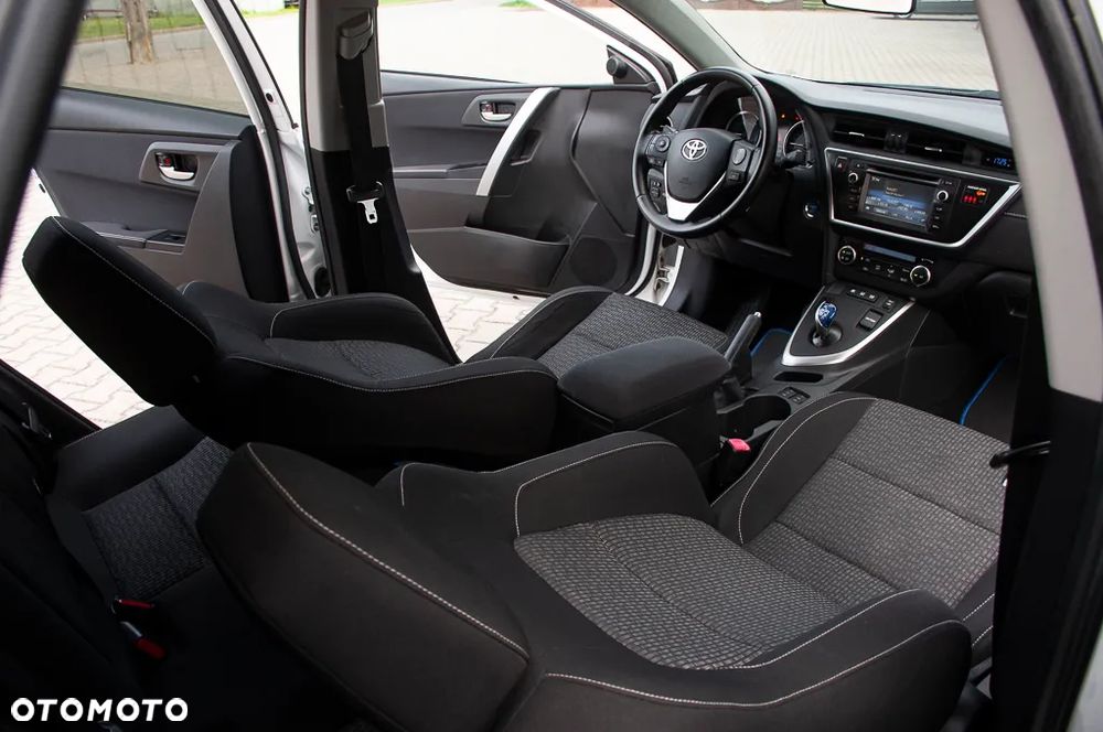 Toyota Auris 1.8 HSD Prestige NAVI - 23