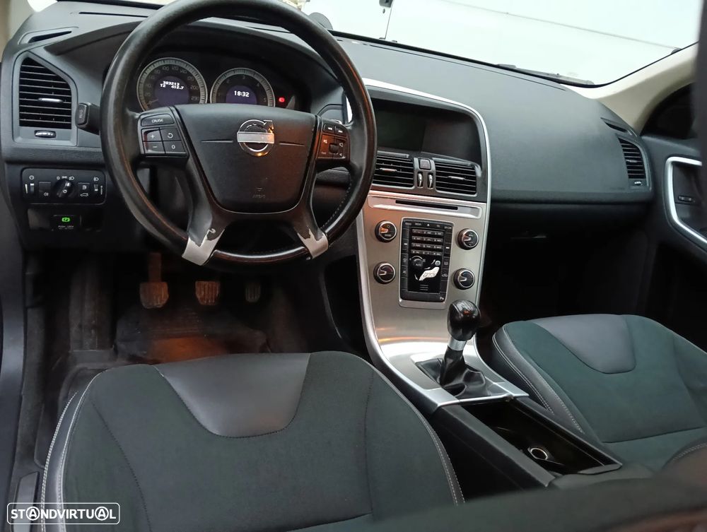 Volvo XC 60 2.0 D3 Drive Momentum Start/Stop - 11