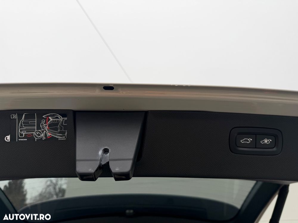 Volvo XC 90 T8 AWD Recharge Geartronic Inscription Edition - 13