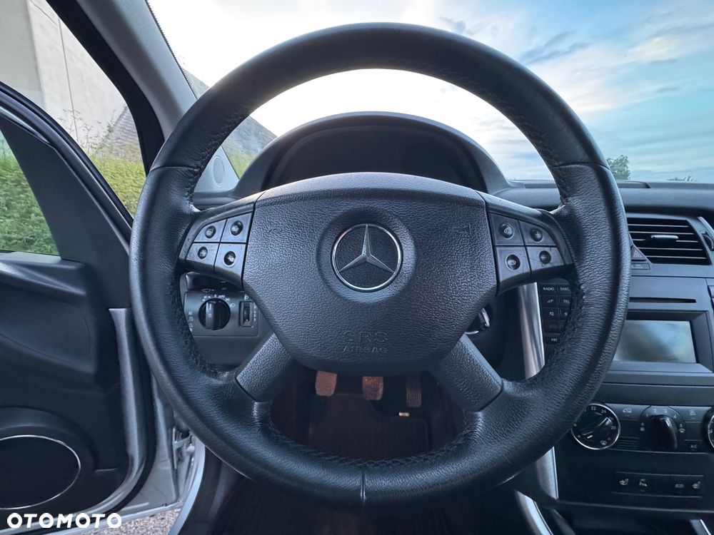 Mercedes-Benz Klasa B 180 - 32