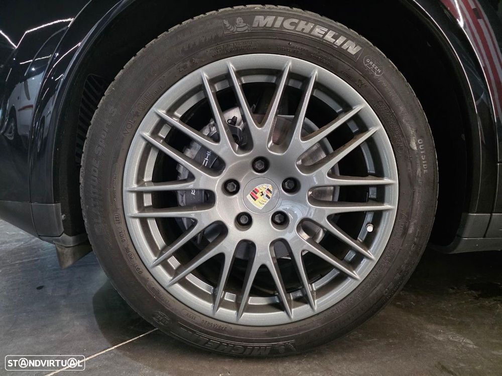 Porsche Cayenne Platinum Edition - 27