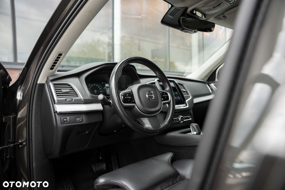 Volvo XC 90 B5 D AWD Geartronic Momentum - 23
