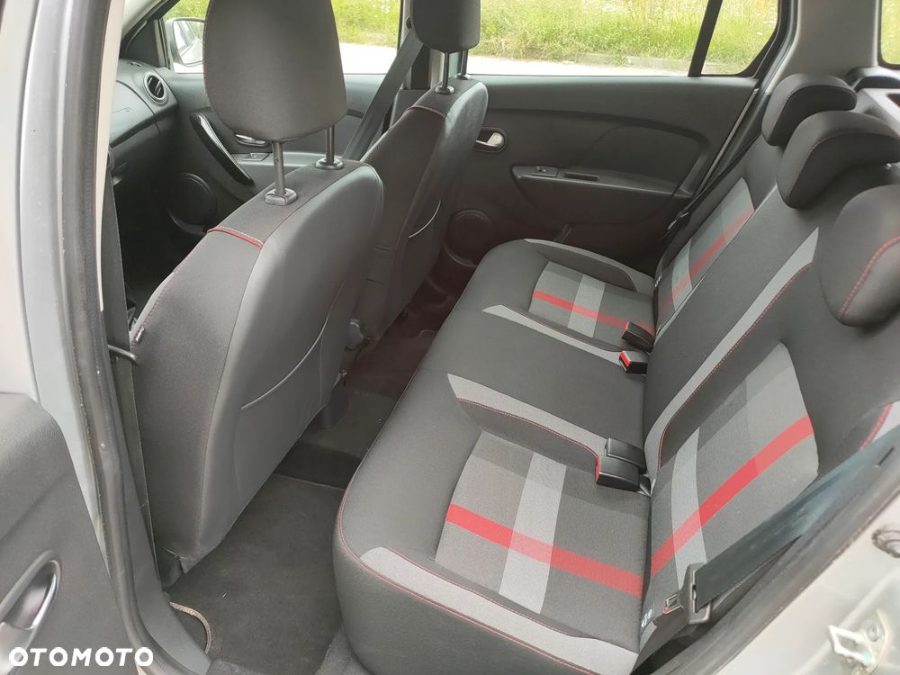 Dacia Logan TCe 90 S&S Stepway Celebration - 24