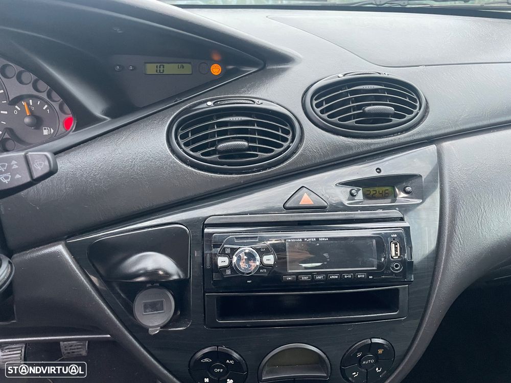 Ford Focus 1.8 TDCi Ghia - 11