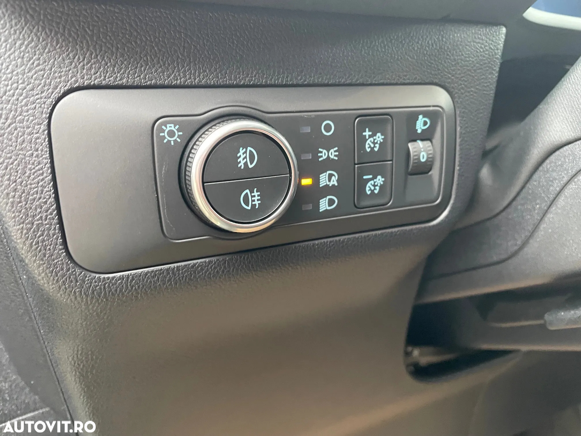 Ford Kuga 1.5 EcoBoost A8 FWD Titanium - 9