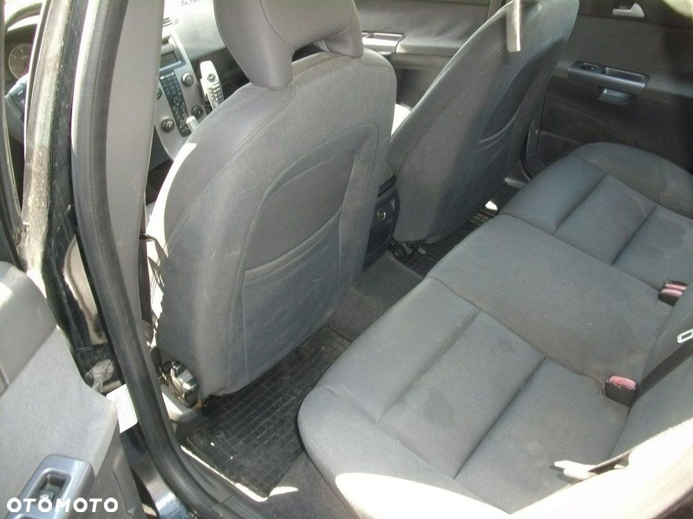 Volvo V50 - 6