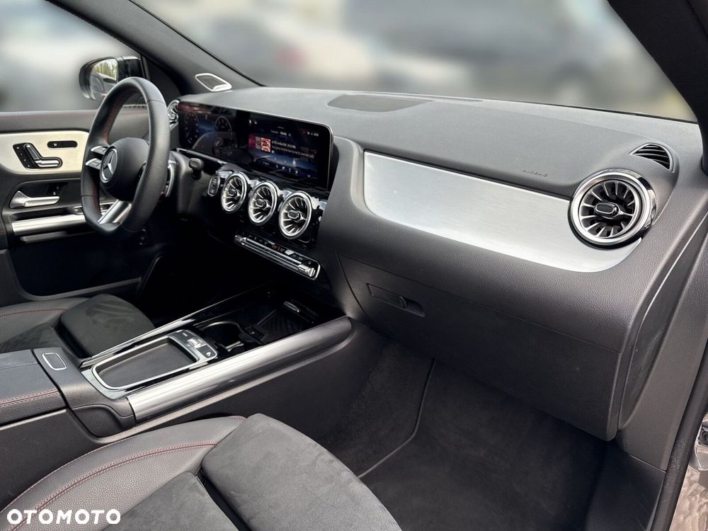 Mercedes-Benz GLA - 18