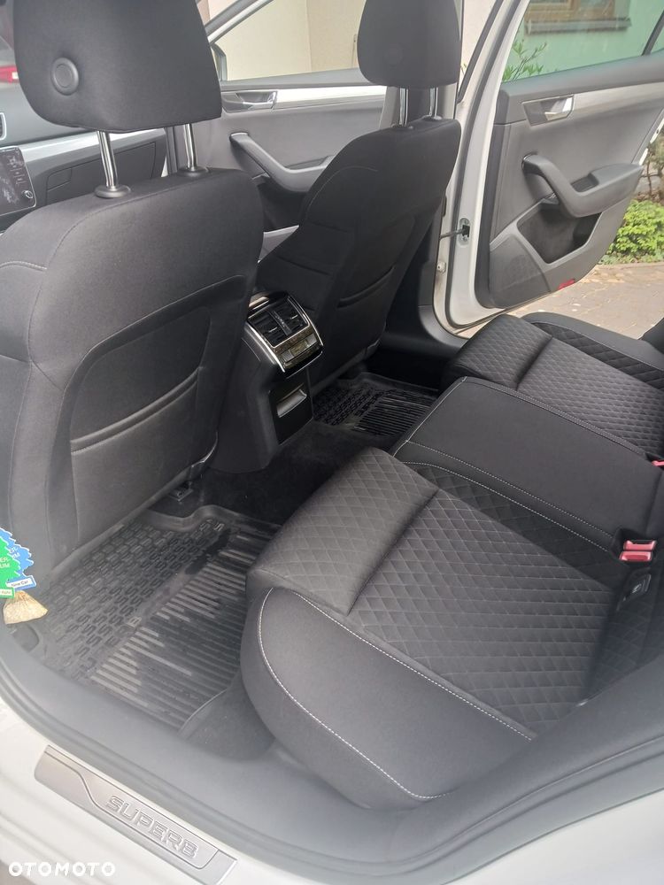 Skoda Superb 2.0 TDI Sportline DSG - 19