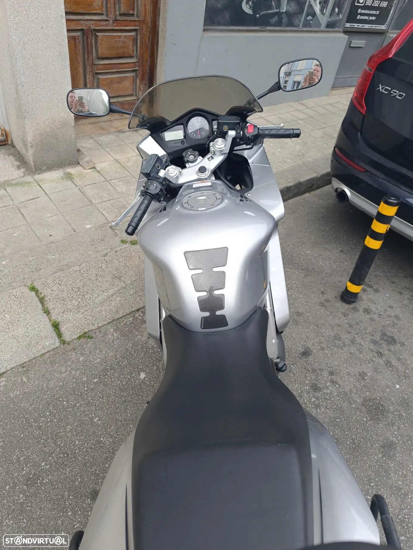Honda VFR FI - 3