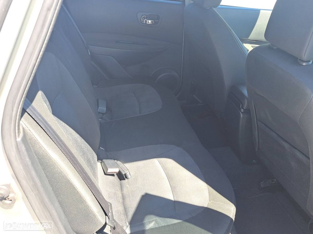 Nissan Qashqai 2.0 dCi 4 x 4 DPF Aut tekna - 25