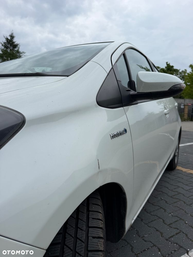 Toyota Yaris Hybrid 100 Premium - 5