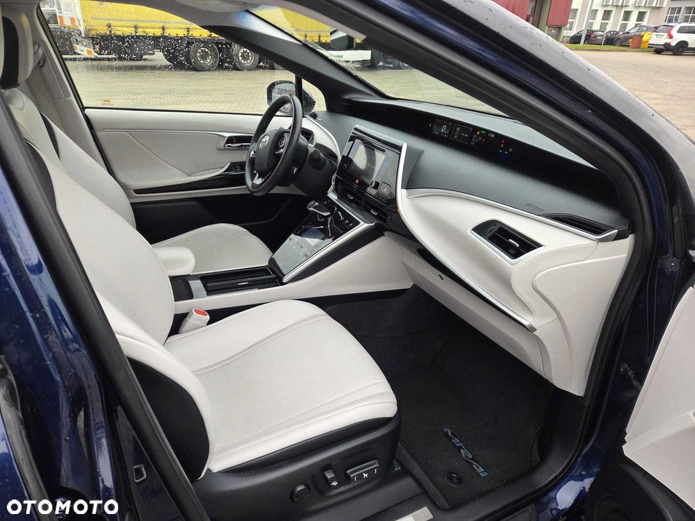 Toyota Mirai - 7