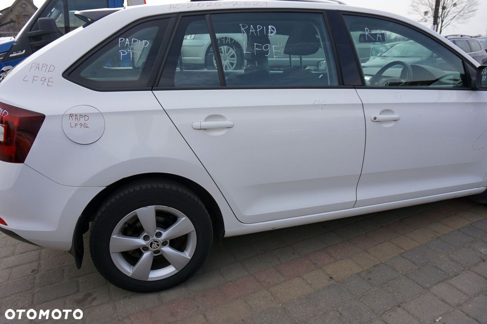 DRZWI TYLNE PRAWE RAPID NH3 HB LF9E  BIAŁY SKODA 2012-2019 - 2