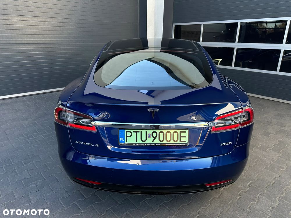 Tesla Model S - 29