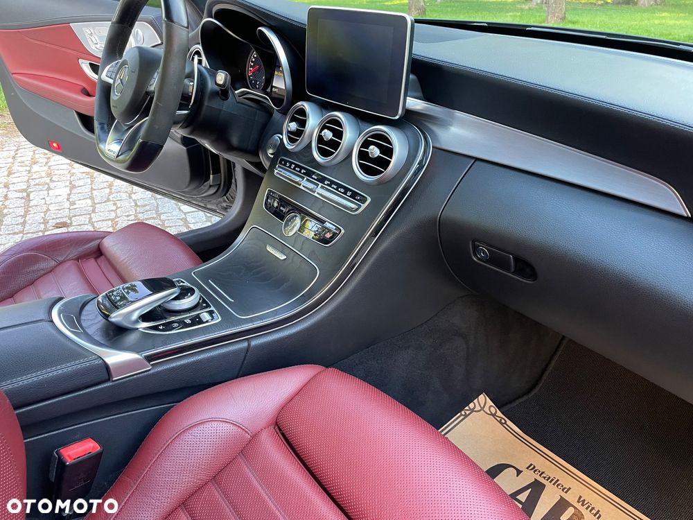 Mercedes-Benz Klasa C AMG 43 4-Matic - 11