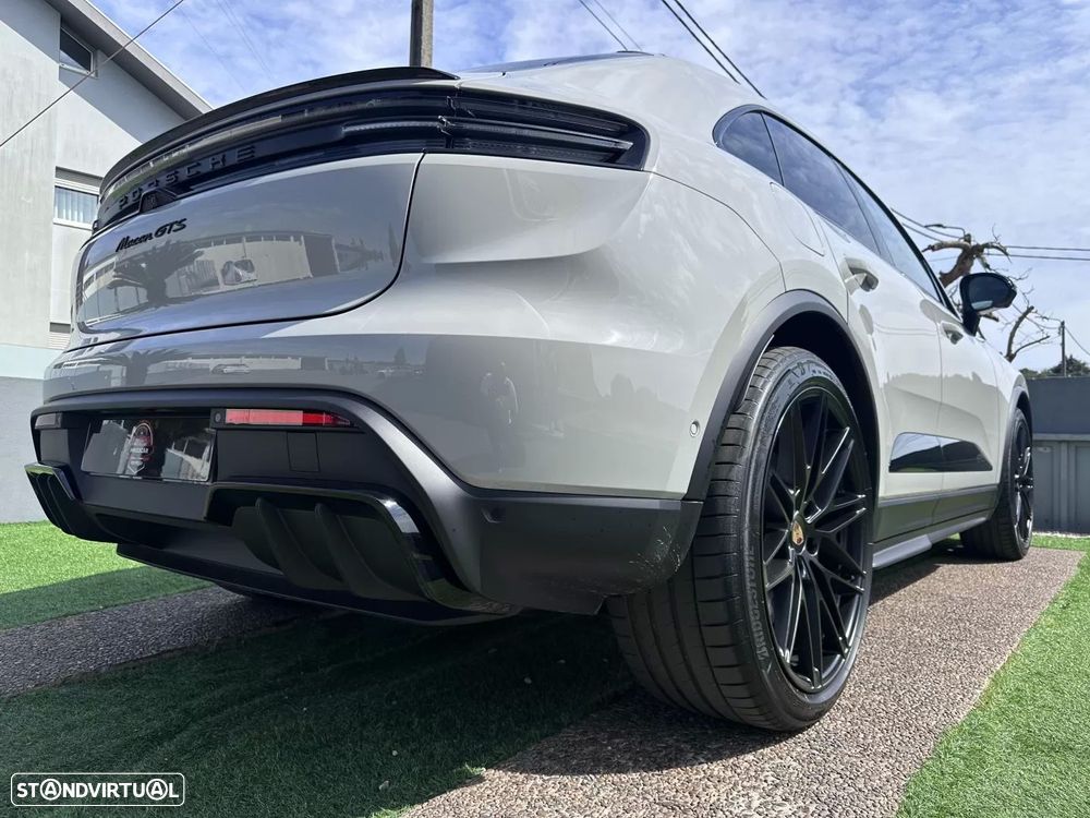 Porsche Macan Electric GTS - 17