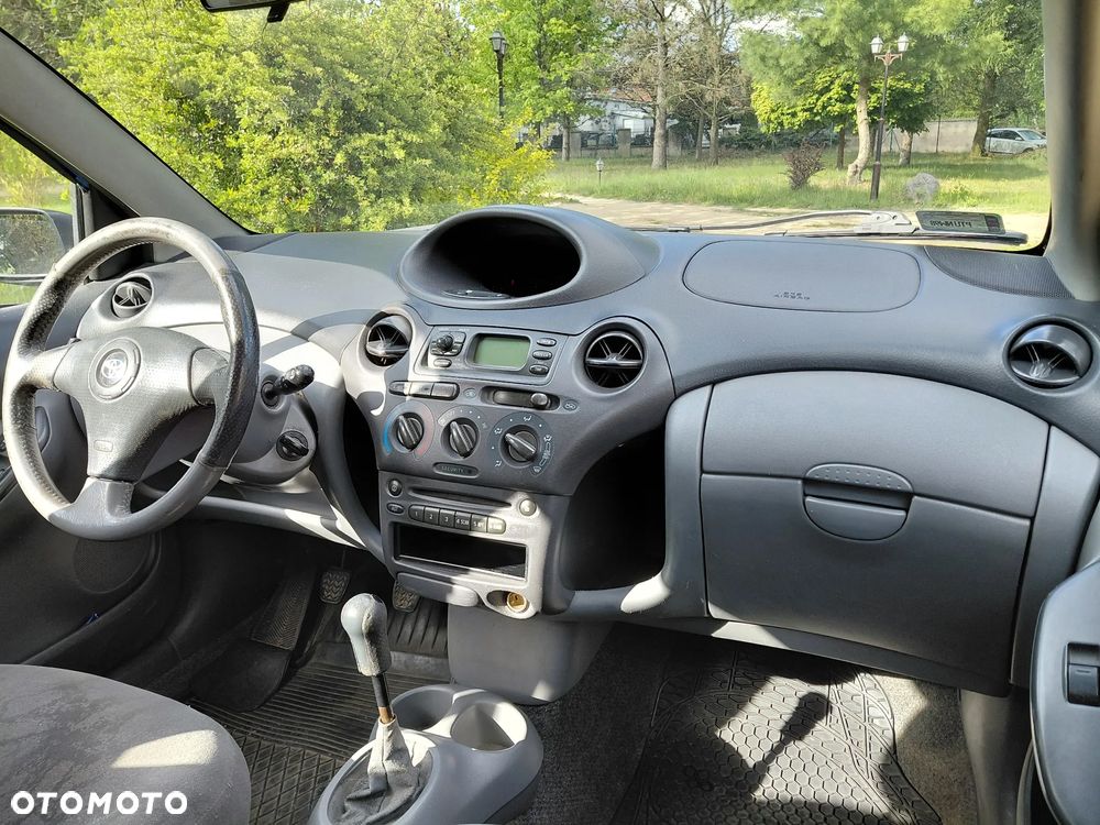 Toyota Yaris 1.3 Luna - 12