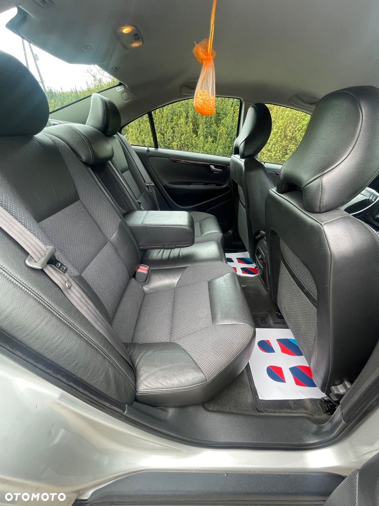 Volvo S60 2.4 Optima - 25