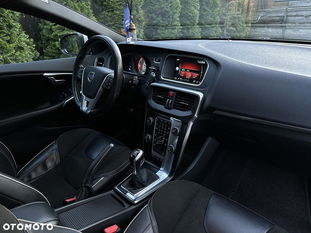 Volvo V40 D2 Drive-E R-Design Kinetic - 19