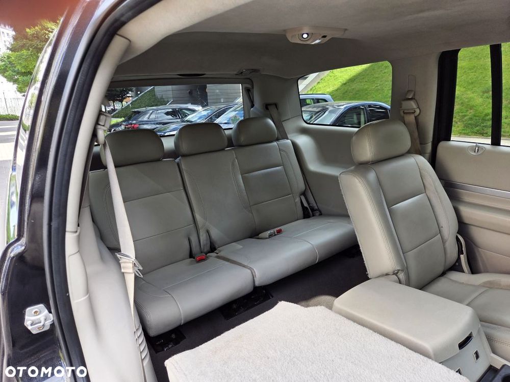 Chrysler Aspen - 38