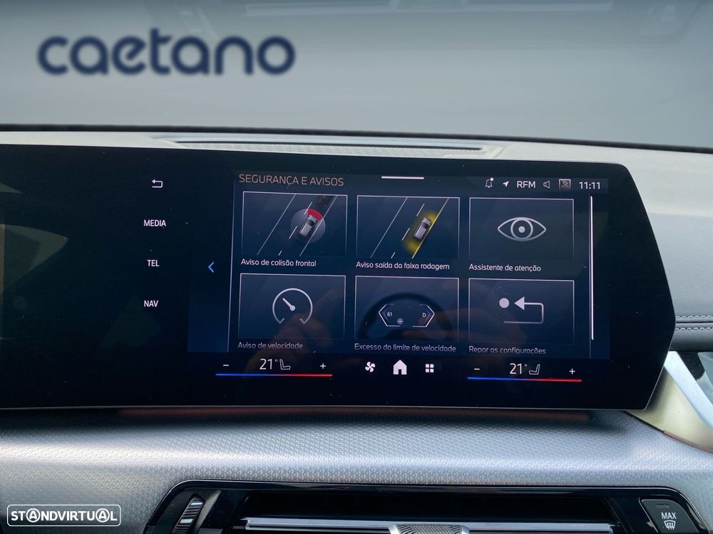 BMW iX1 eDrive20 Pack Desportivo M - 9