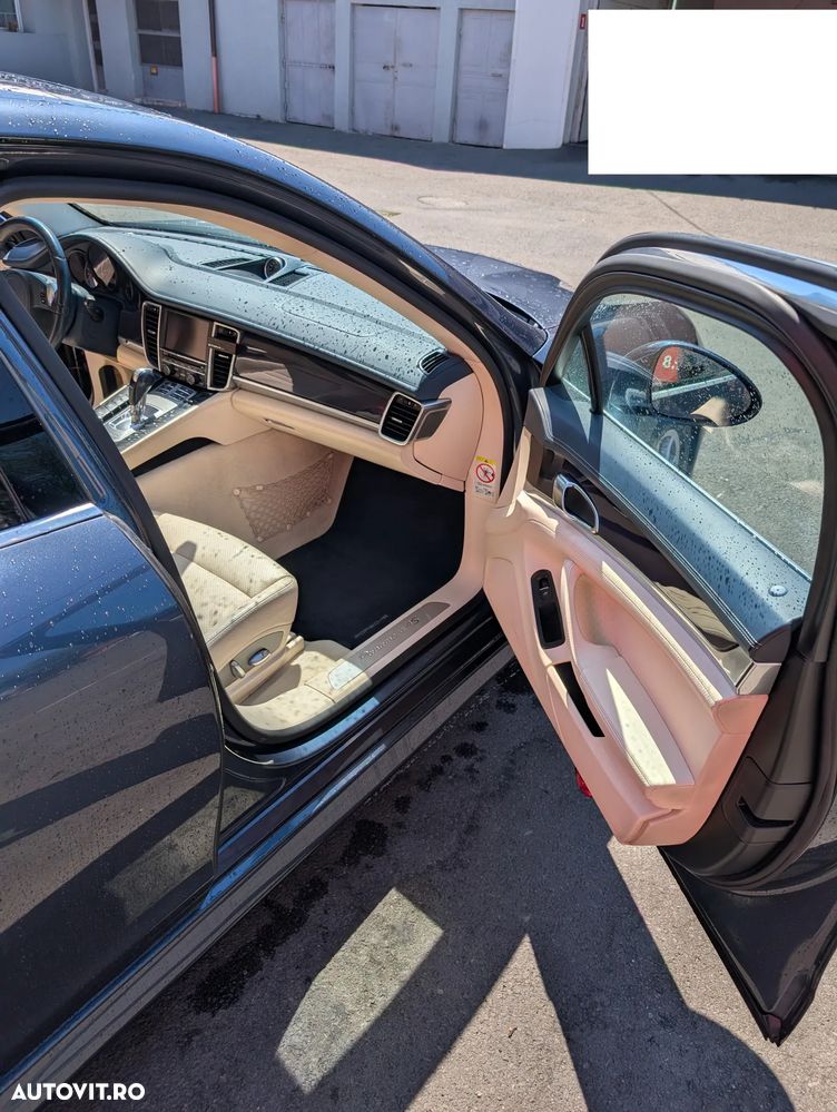 Porsche Panamera - 5