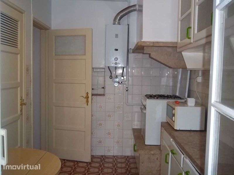 T1 Mobilado E EQUIPADO Junto a muitos TRASNPORTES - Grande imagem: 5/12