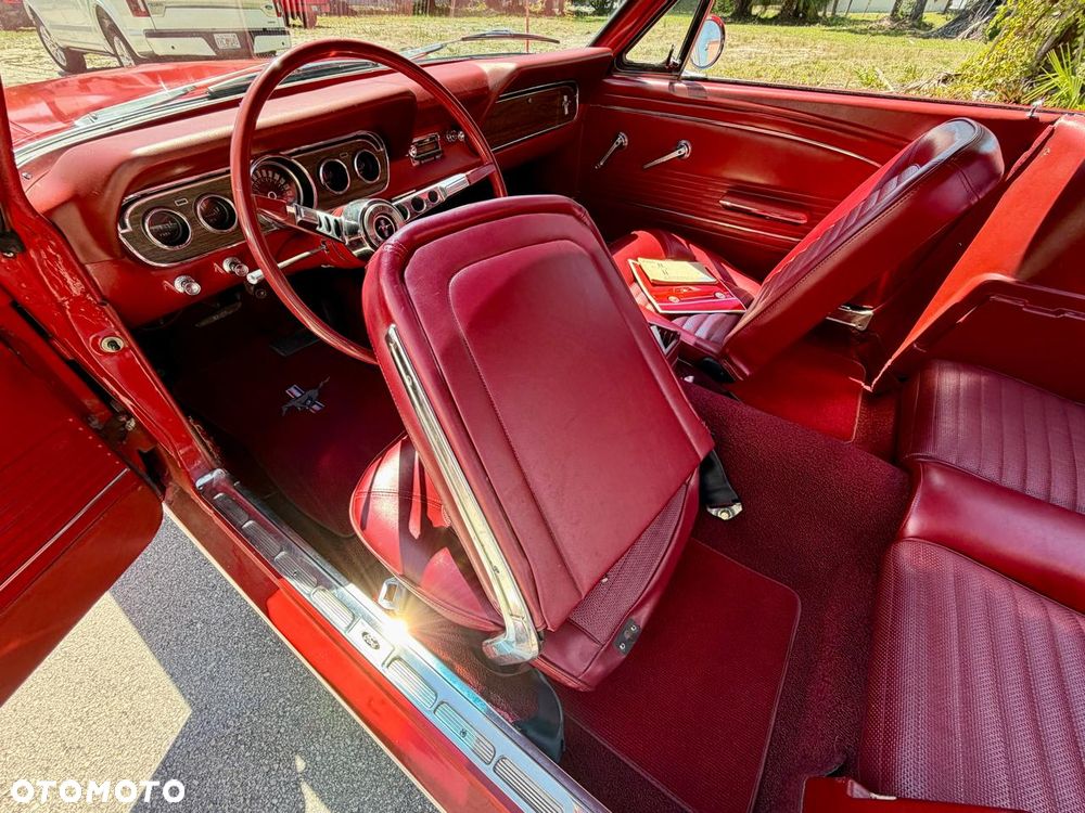 Ford Mustang - 26