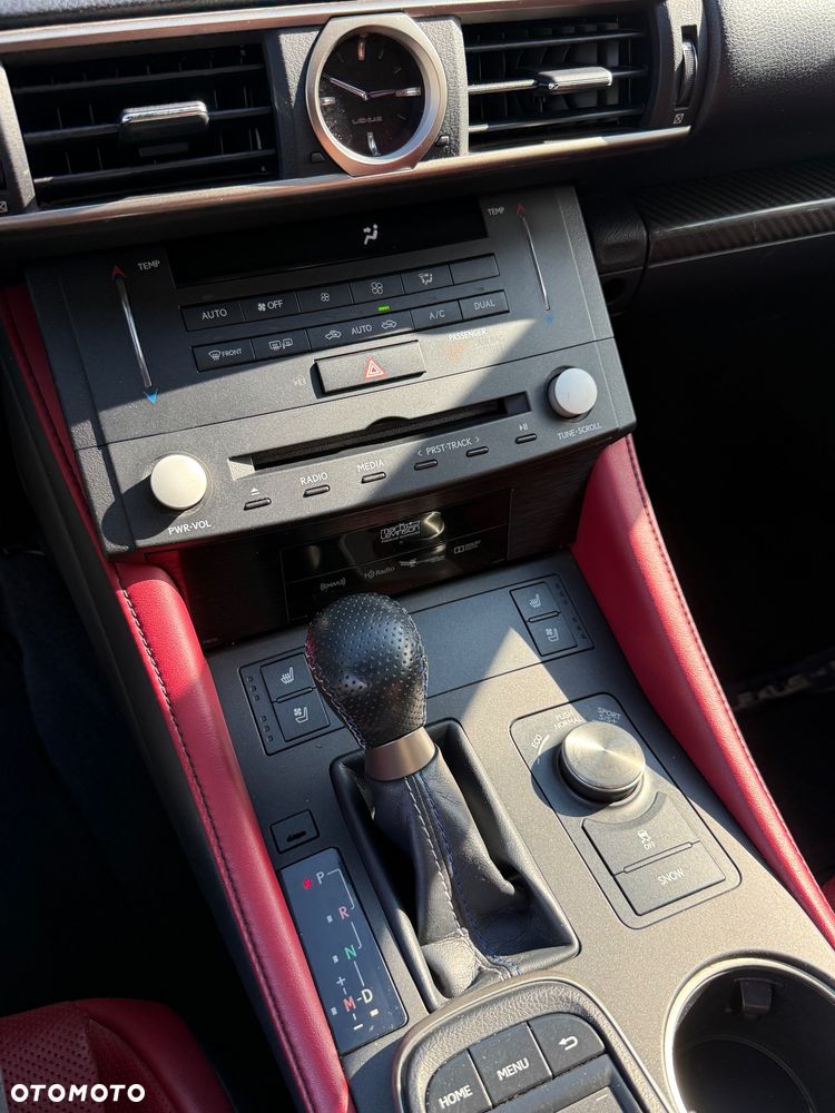 Lexus RC F Prestige - 29