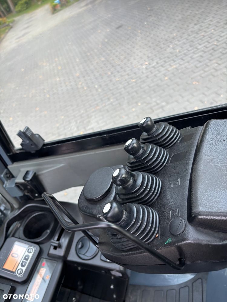 Toyota 8FDF25 8FD25F diesel 4cyl przesuw pozycjoner KABINA  55 500netto 2,5t - 11