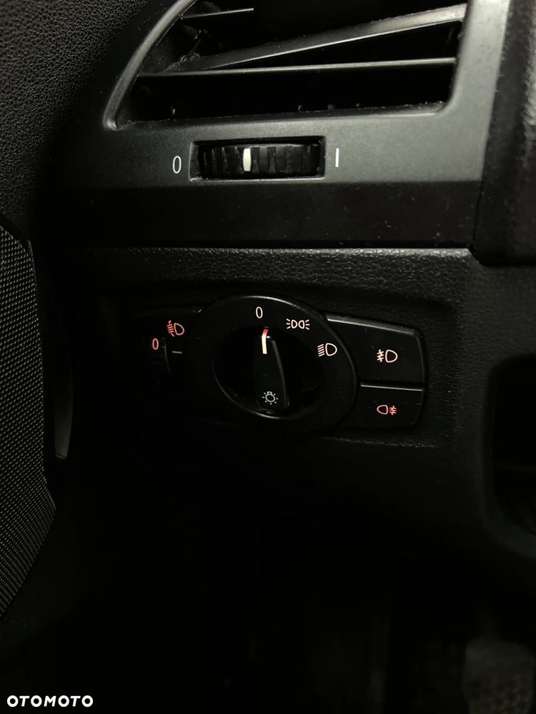 BMW Seria 1 116i - 25