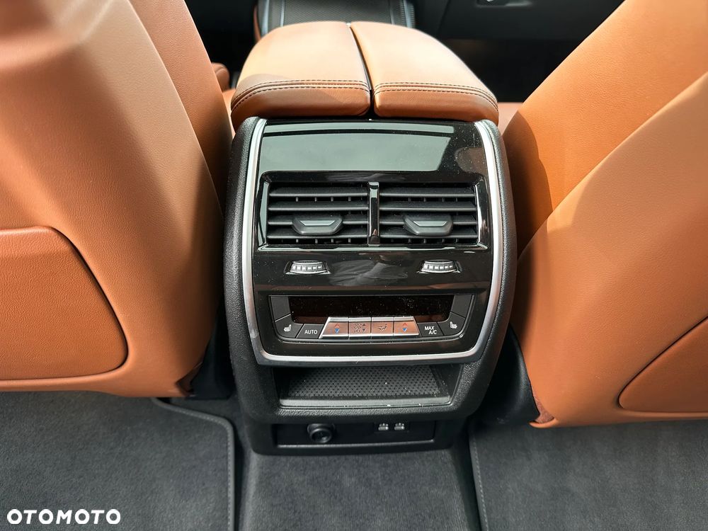 BMW X7 M60i xDrive mHEV sport - 25