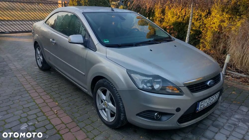 Ford Focus Coupe-Cabriolet 2.0 16V Titanium - 10