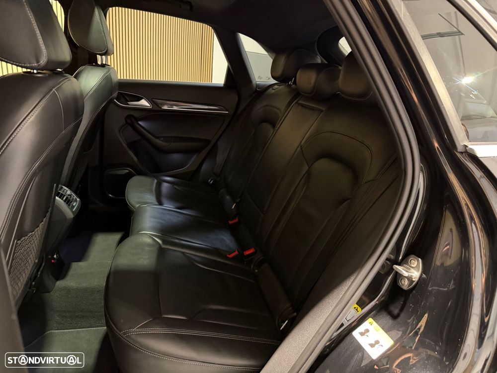 Audi RS Q3 2.5 TFSI quattro S tronic - 22