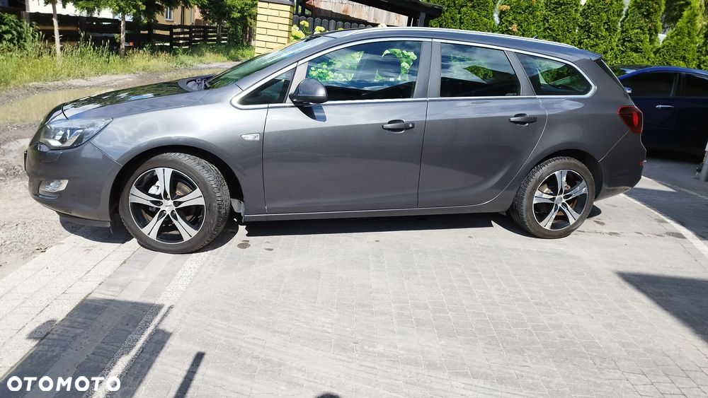 Opel Astra 1.4 T Cosmo - 11