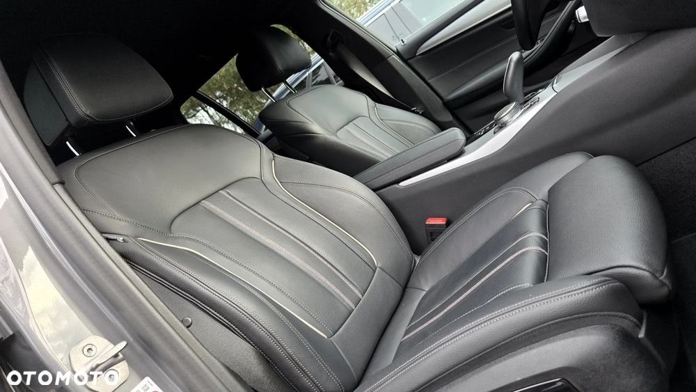 BMW Seria 5 520i Luxury Line - 12