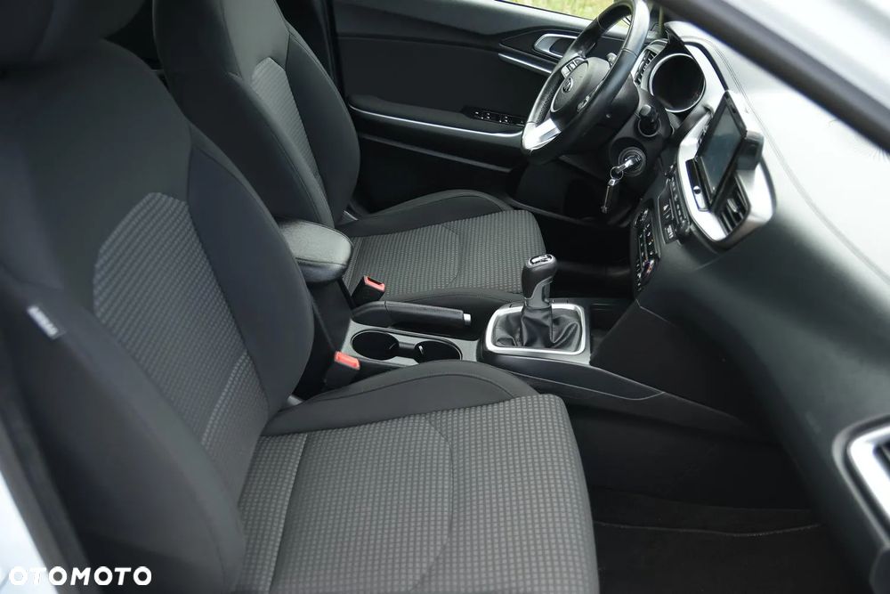 Kia Ceed - 19