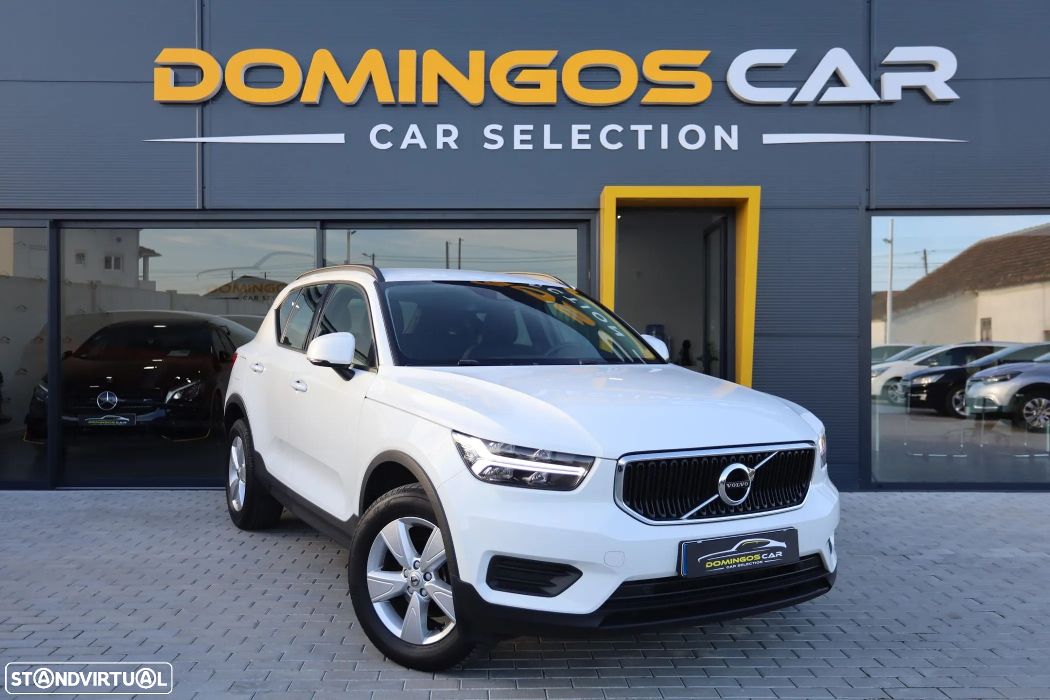 Volvo XC 40 1.5 T3 Momentum Plus - 2