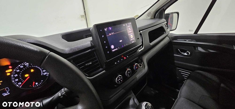 Renault Trafic - 11