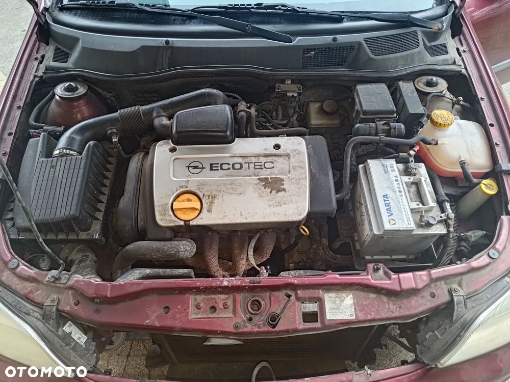 Opel Astra 1.6 16v 100 - 8