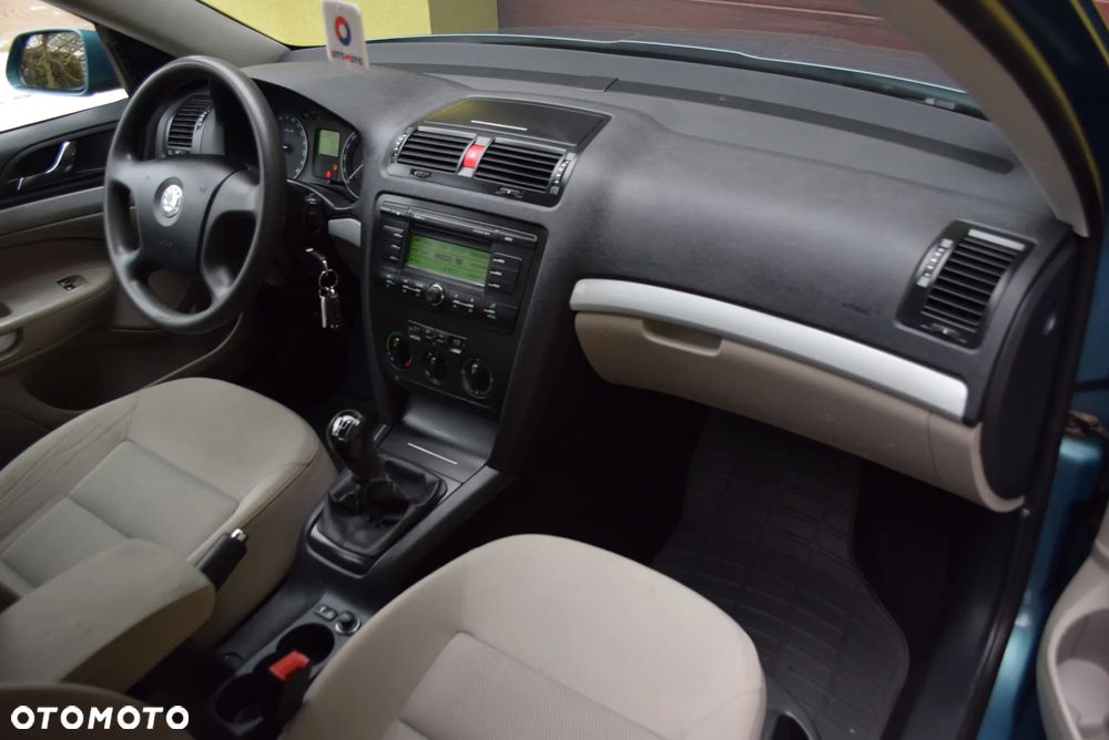 Skoda Octavia 1.6 Elegance - 14