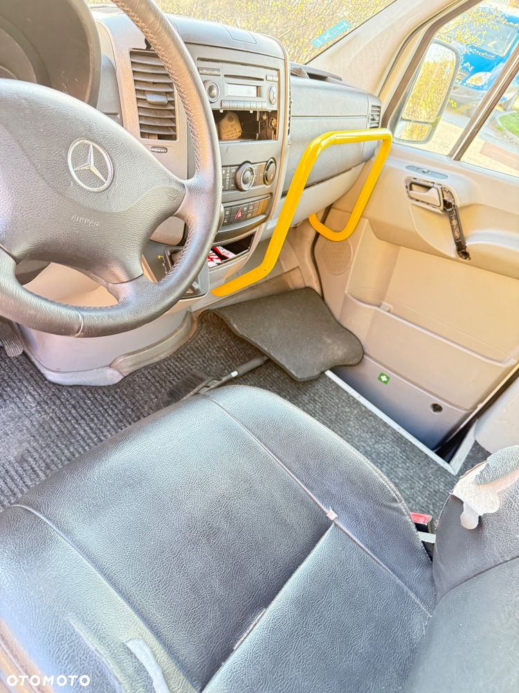 Mercedes-Benz Sprinter - 13