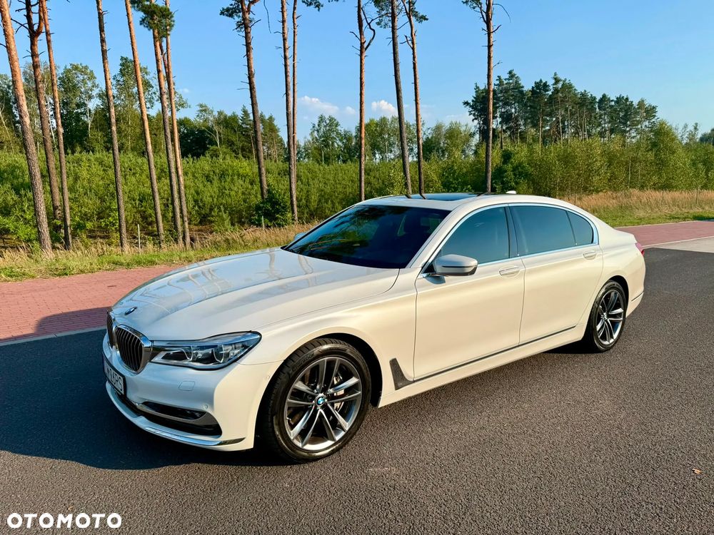BMW Seria 7 750i xDrive - 2