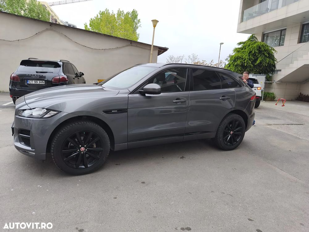 Jaguar F-Pace - 4