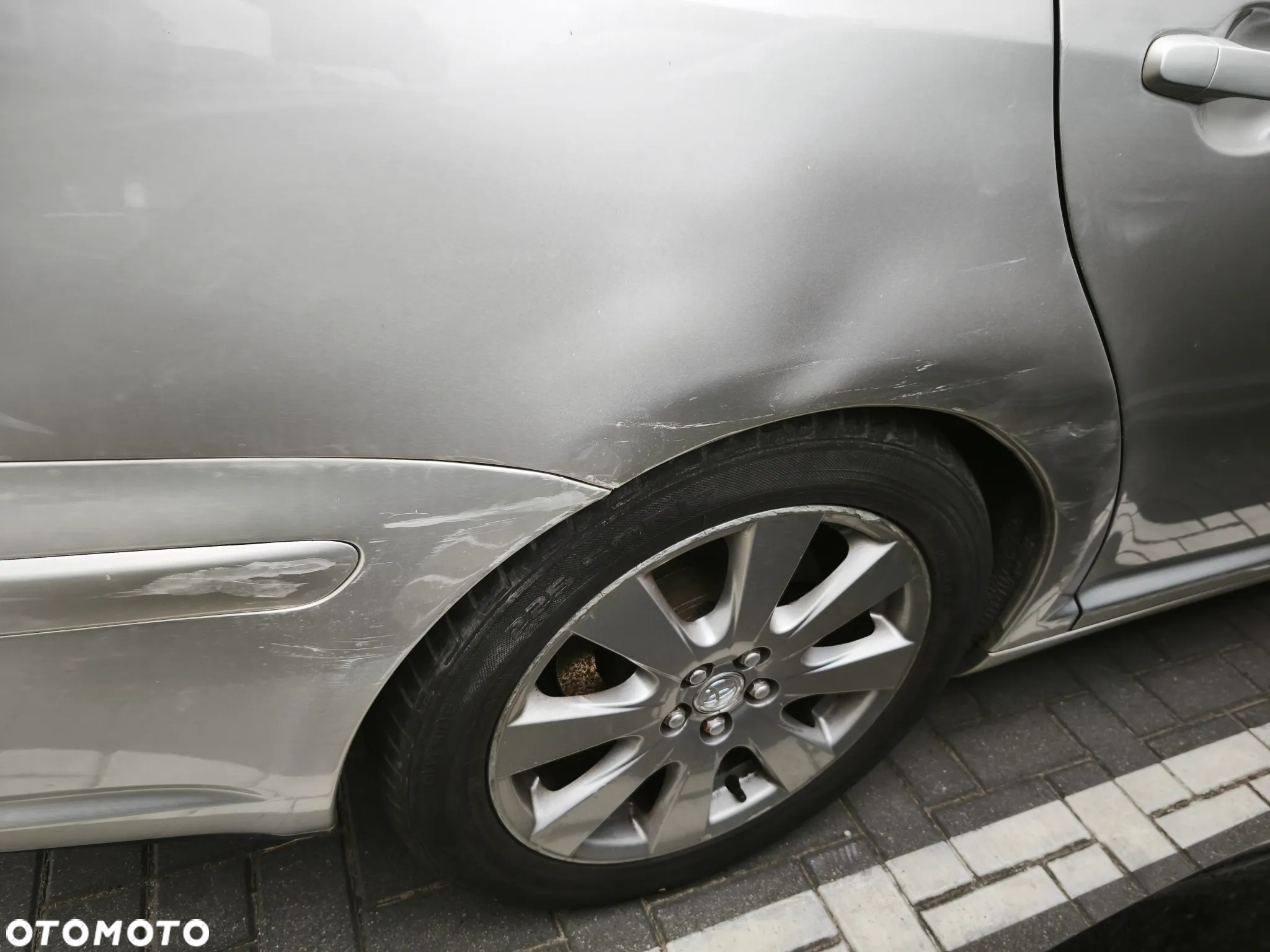 Toyota Avensis 2.0 D-4D Combi - 9