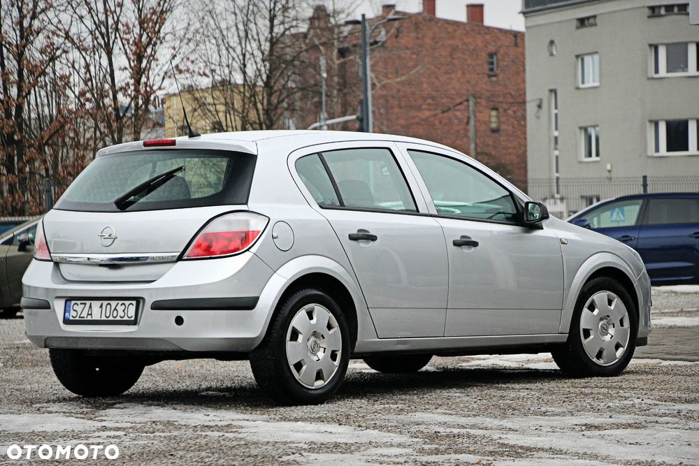 Opel Astra 1.9 CDTI - 9