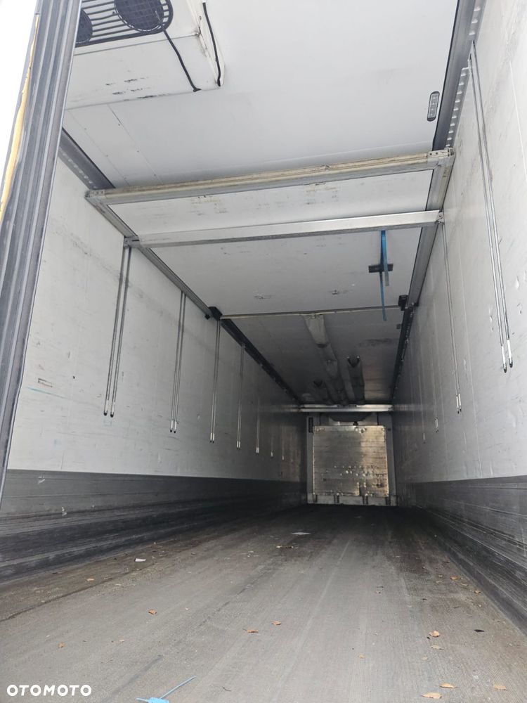 Schmitz Cargobull SKO 24 - 7
