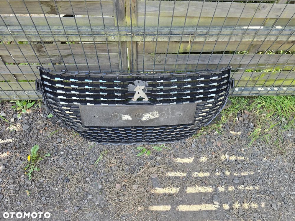 Peugeot 208 II grill atrapa ładna oryginał - 1